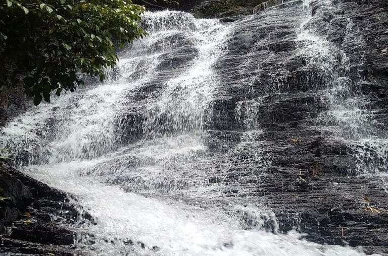 tempat wisata lampung utara air terjun campang gijul