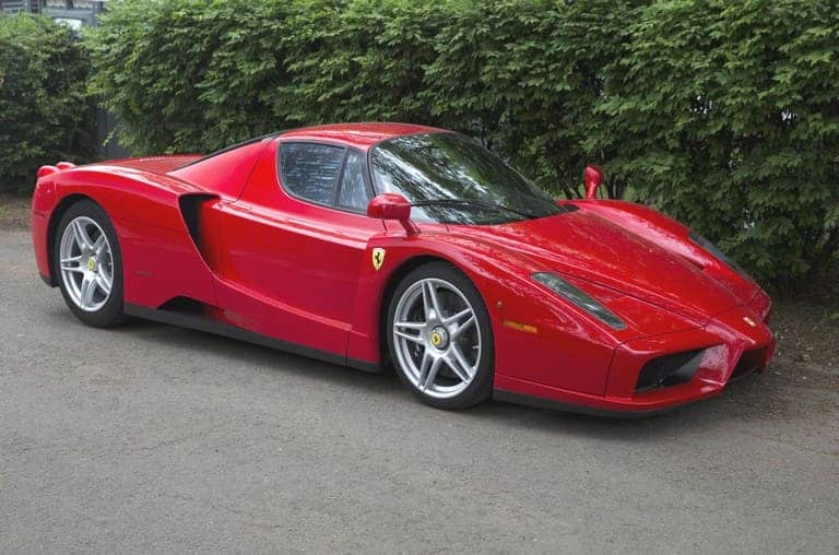 merk mobil buatan italia ferrari