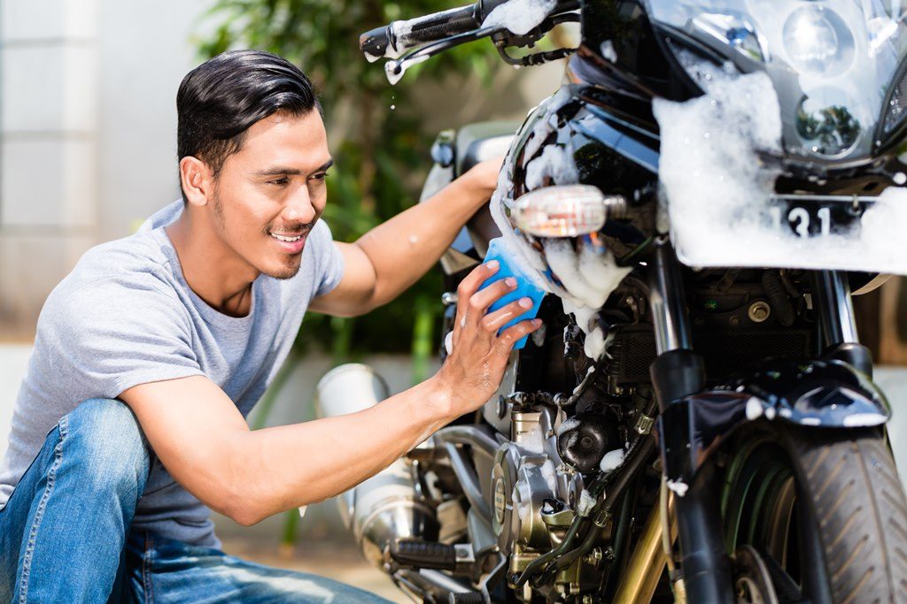 Rajin Mencuci Motor