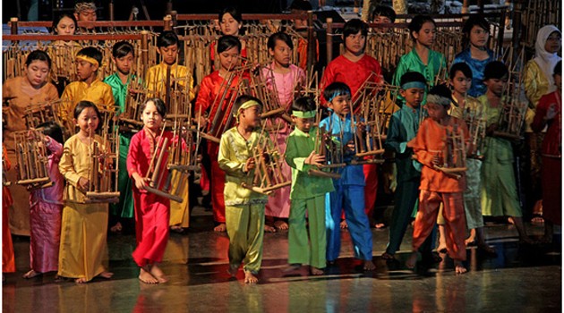 Latar Belakang Budaya Jawa Barat